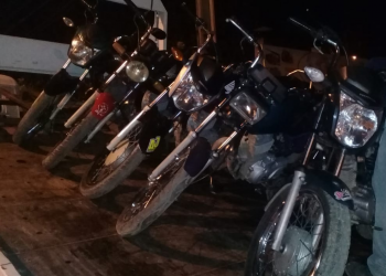 Polícia flagra racha e apreende seis motos no Parque Piauí